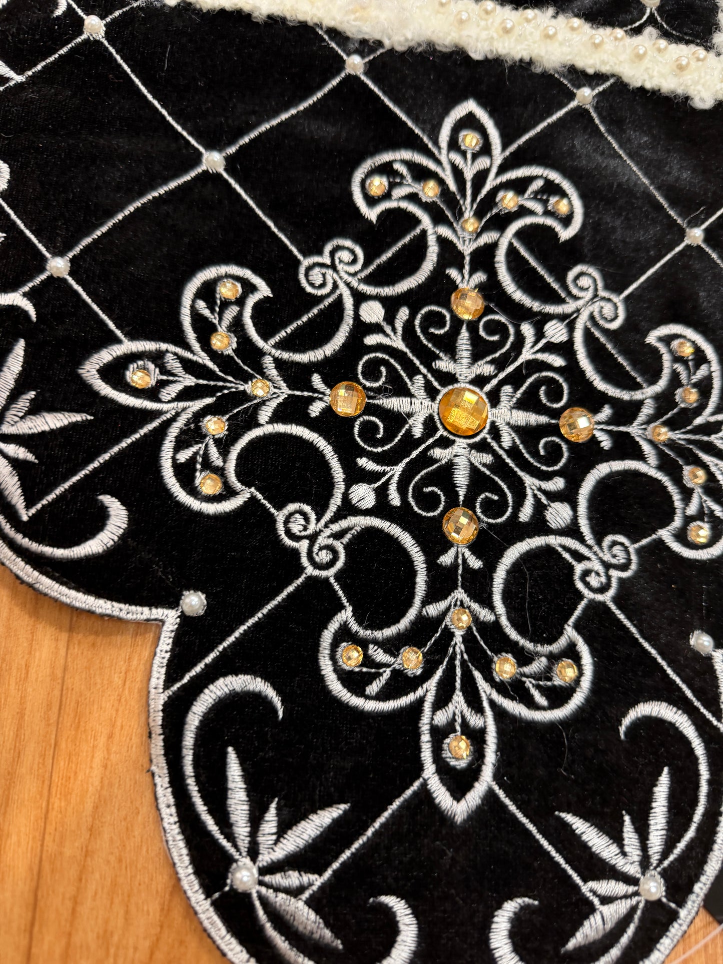 Pre-Order 2026- Black & White Velvet Pearl Collection Table Runner