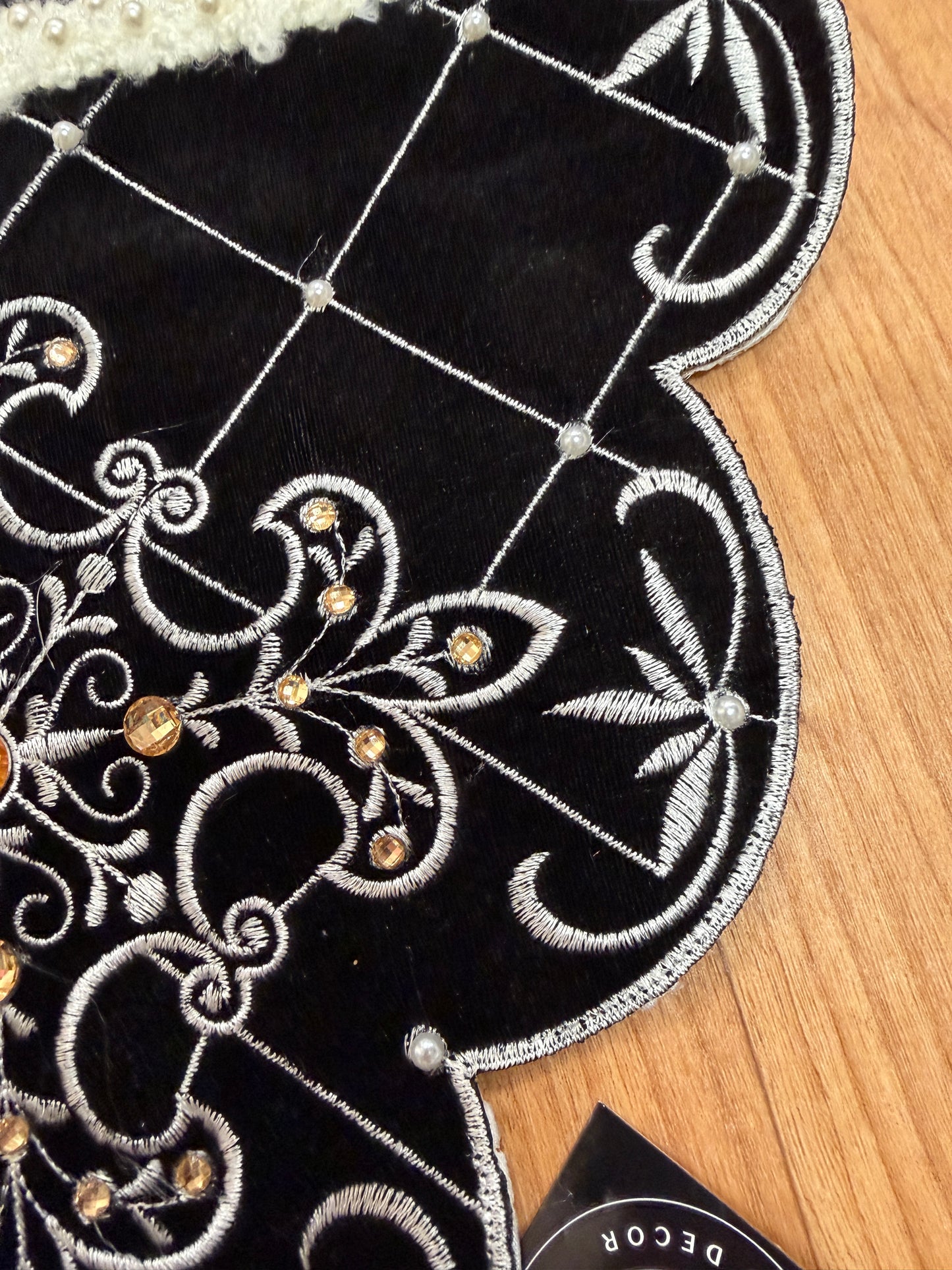 Pre-Order 2026- Black & White Velvet Pearl Collection Table Runner